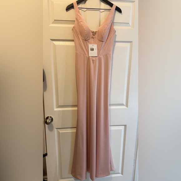 NWT Alamour The Label - Tiarna Gown in Dusty Pink (made-to-order collection) - Picture 7 of 9